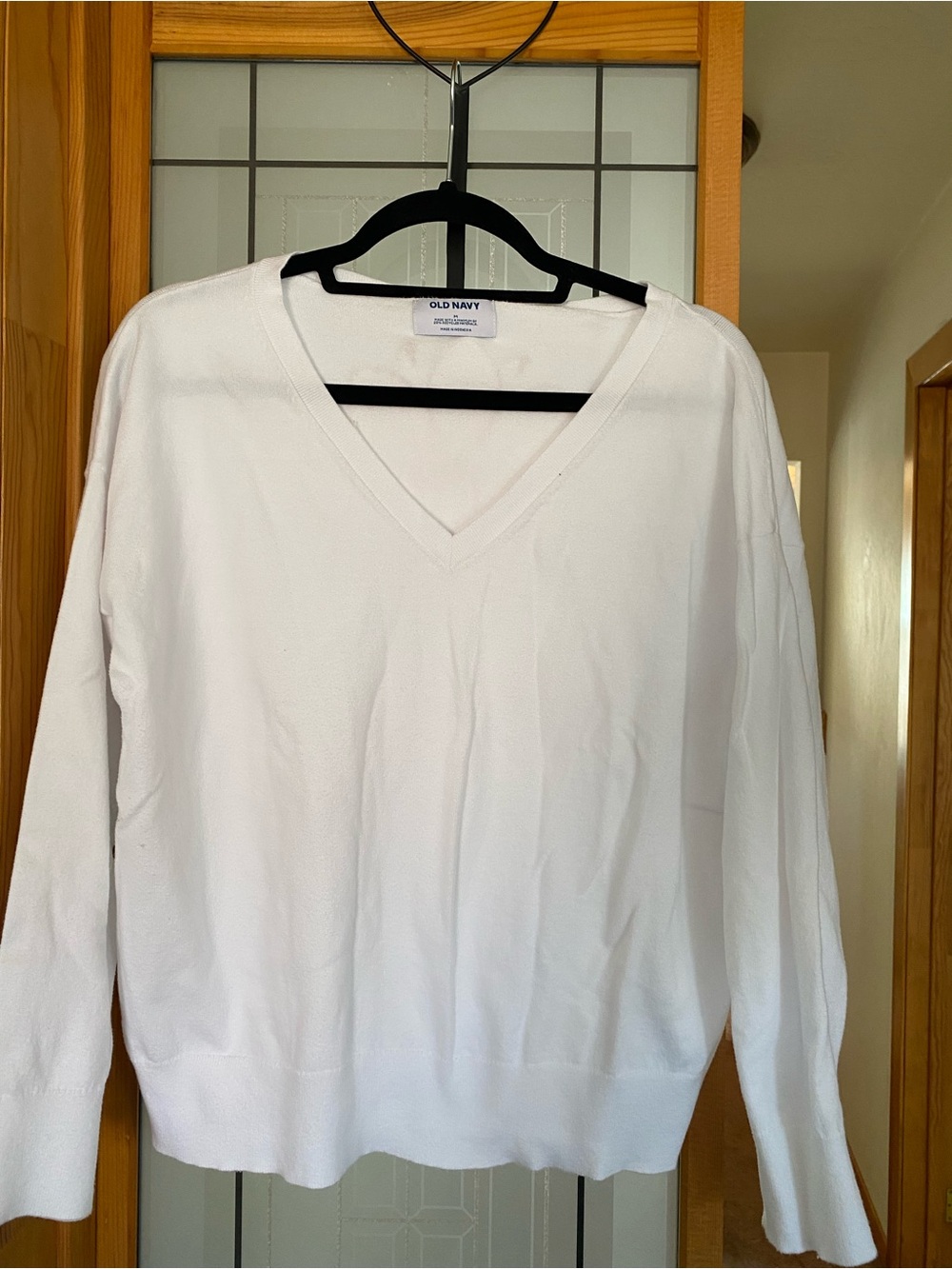 Old Navy White V-Neck Women's Sweater